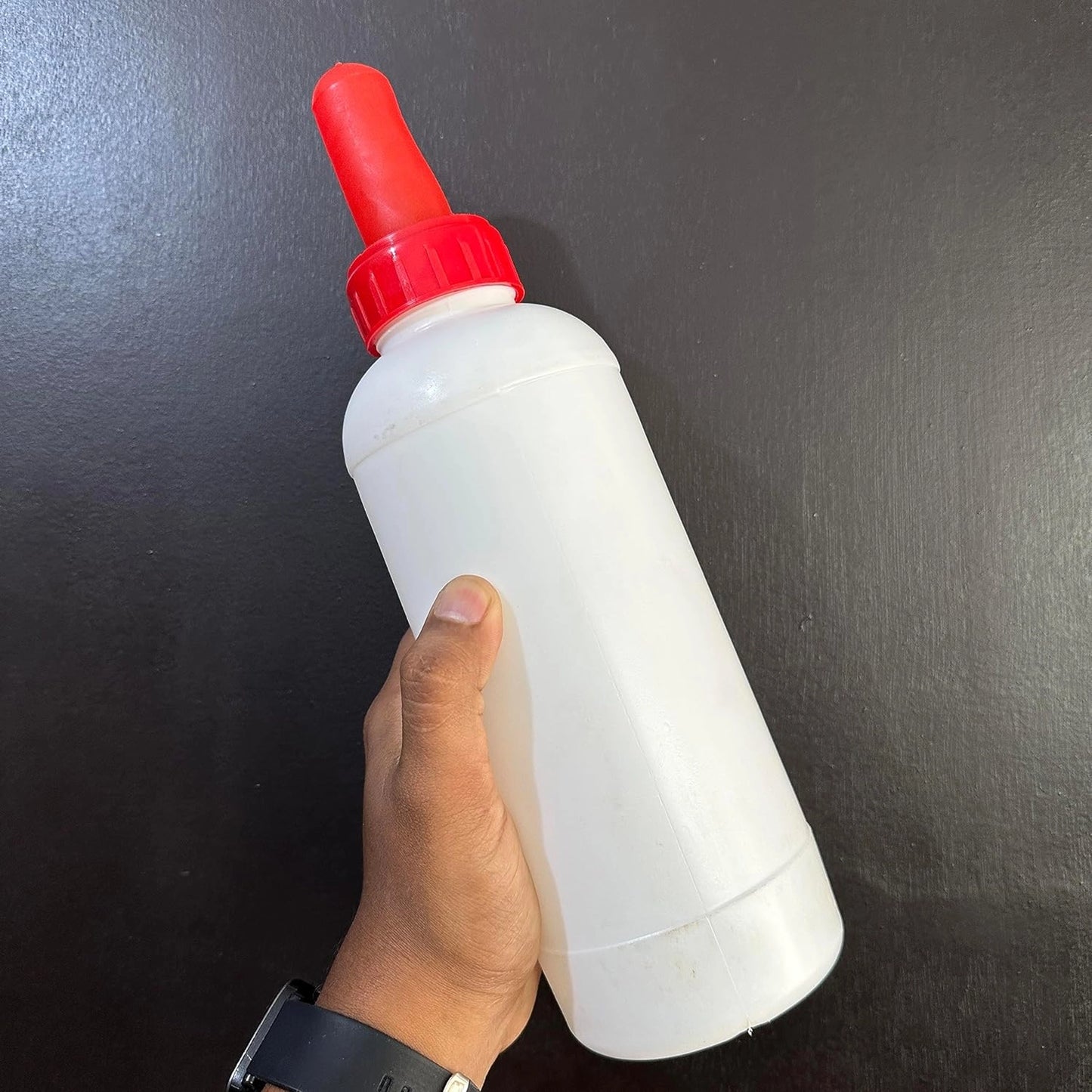 1L Calf Milk Feeding Bottle with Food-Grade Calf Nipple | Durable & Safe Milk Feeder for Young Calves | Farm & Dairy Use