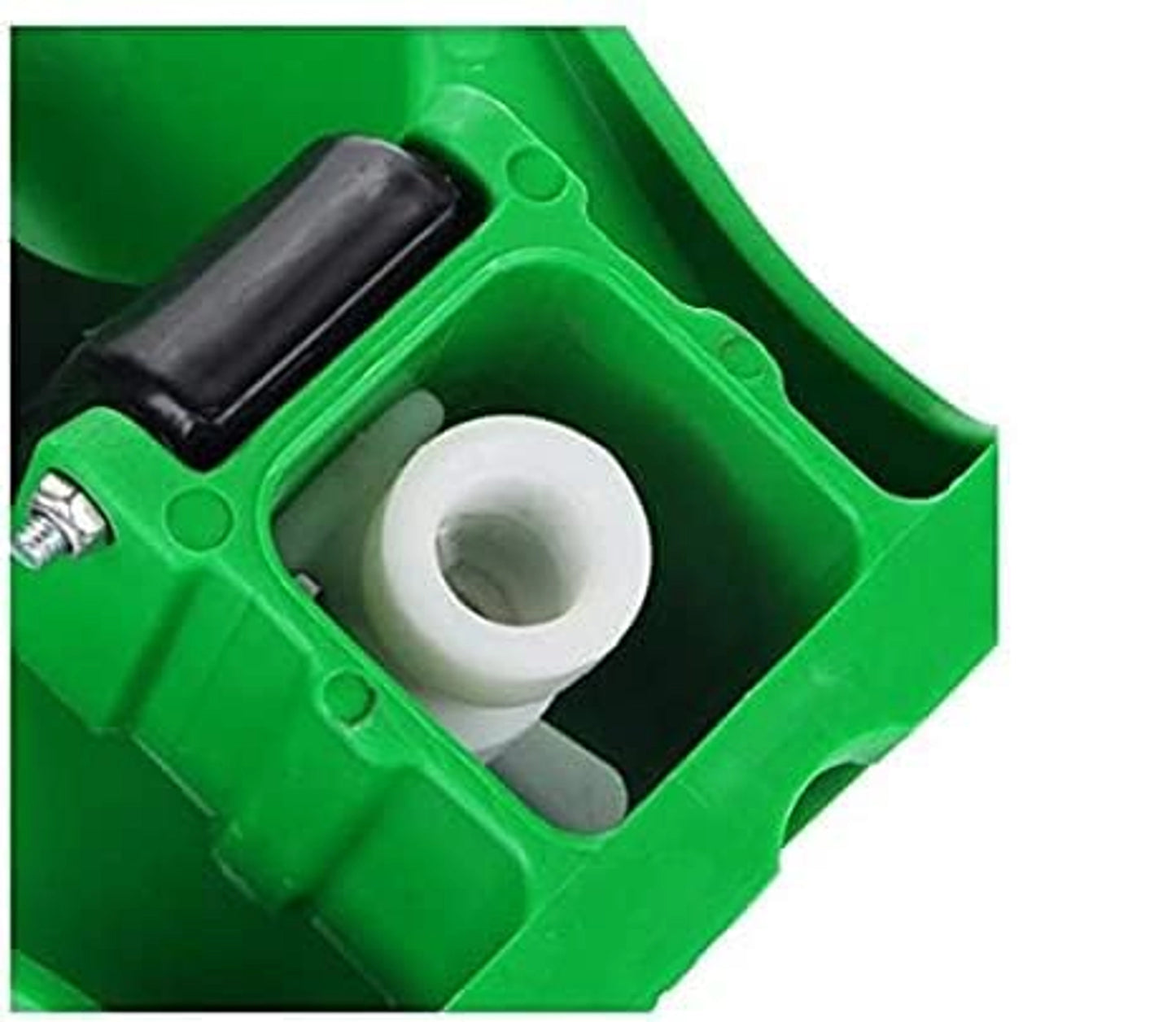3L Green Unbreakable Plastic Automatic Cow Water Bowl Dispenser | Durable Livestock Drinking Waterer for Cattle, Goats & Sheep