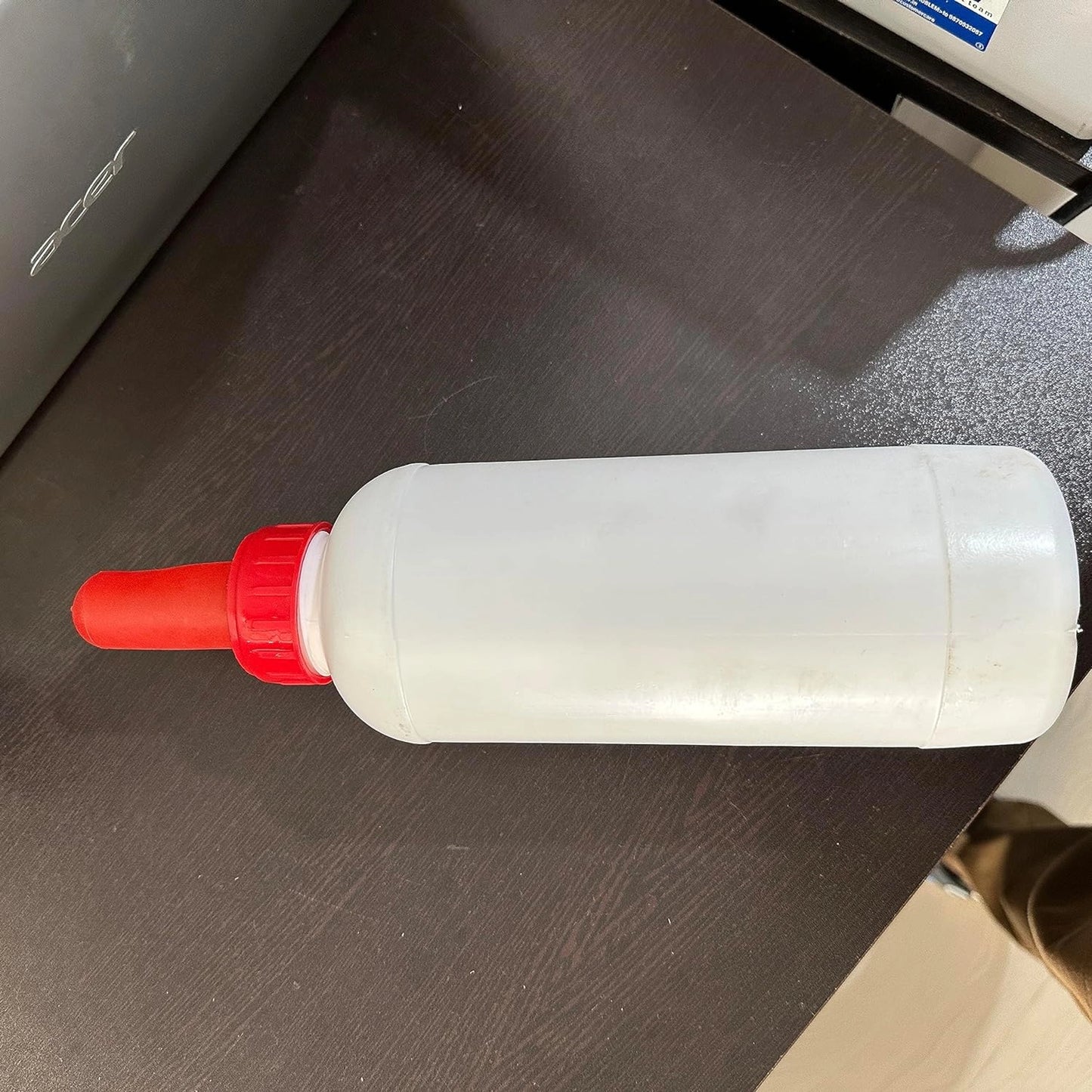 1L Calf Milk Feeding Bottle with Food-Grade Calf Nipple | Durable & Safe Milk Feeder for Young Calves | Farm & Dairy Use